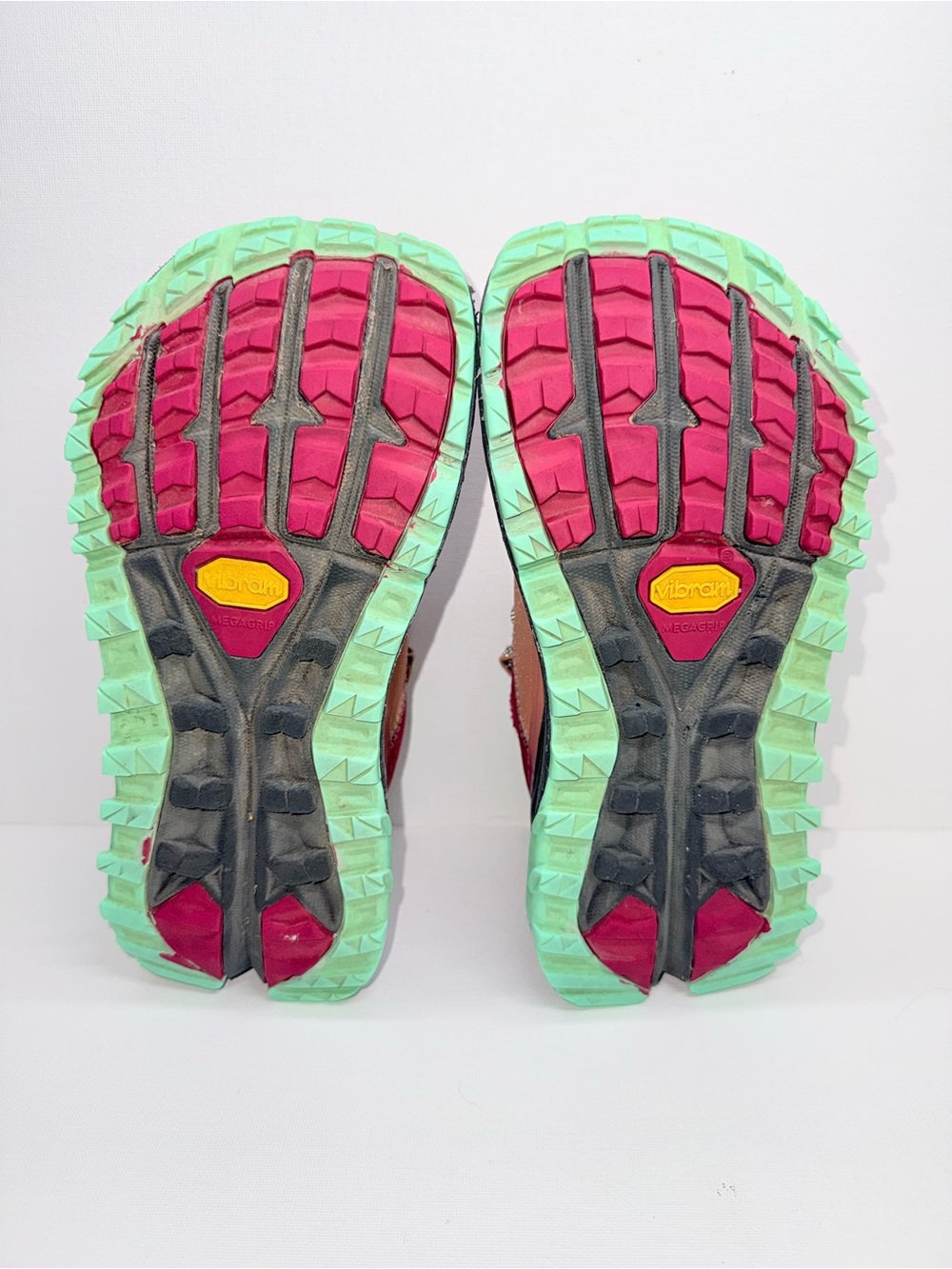 Altra Women's Olympus 5 Trail Shoes - Coral Peach & Magenta - Picture 4 of 8